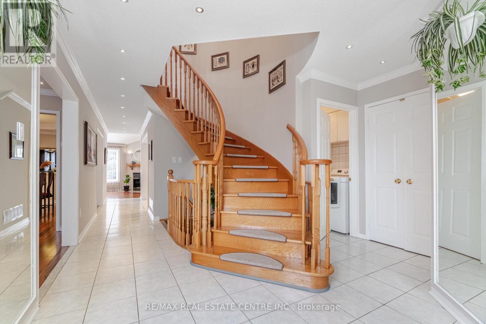 1078 Windsor Hill Boulevard, Mississauga, Ontario  L5V 1P4 - Photo 23 - W12089490