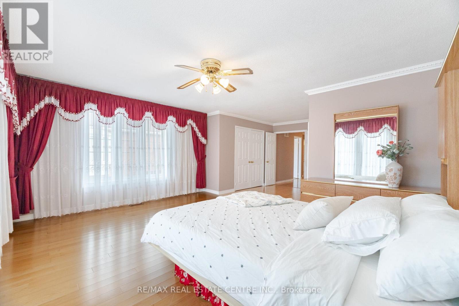 1078 Windsor Hill Boulevard, Mississauga, Ontario  L5V 1P4 - Photo 28 - W12089490