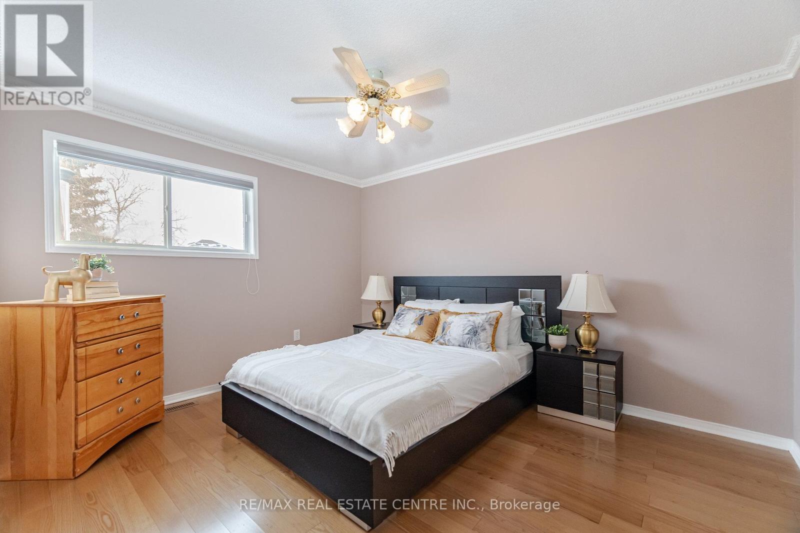 1078 Windsor Hill Boulevard, Mississauga, Ontario  L5V 1P4 - Photo 31 - W12089490