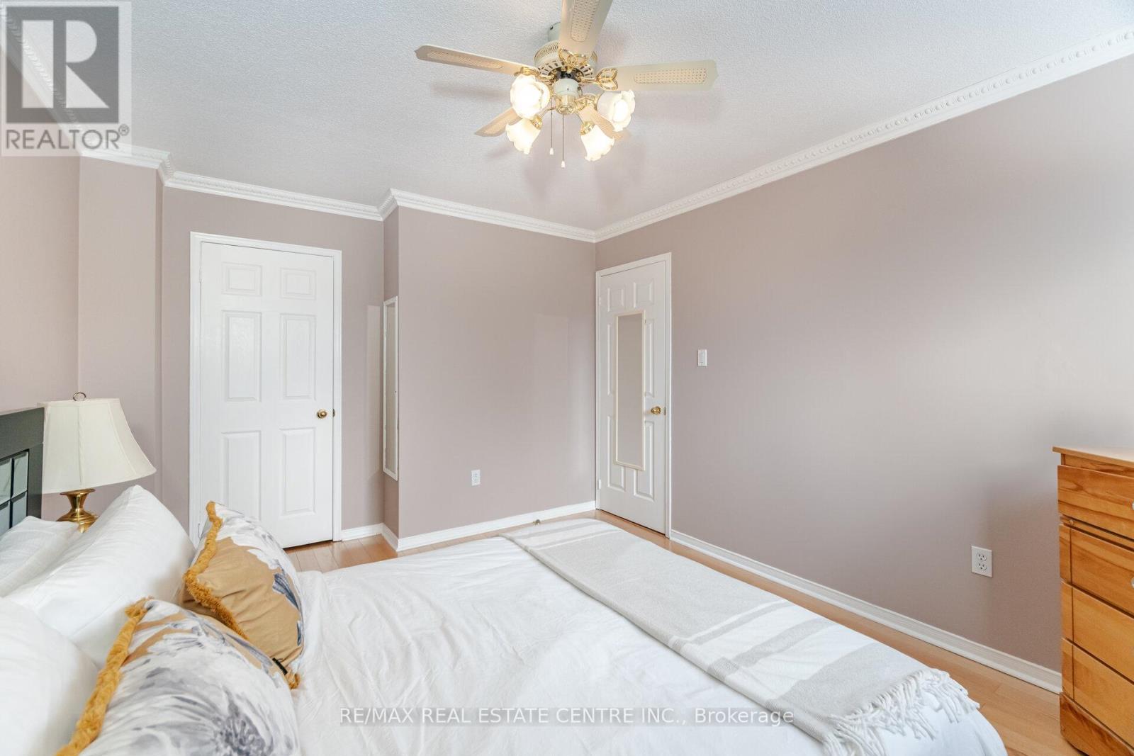 1078 Windsor Hill Boulevard, Mississauga, Ontario  L5V 1P4 - Photo 32 - W12089490