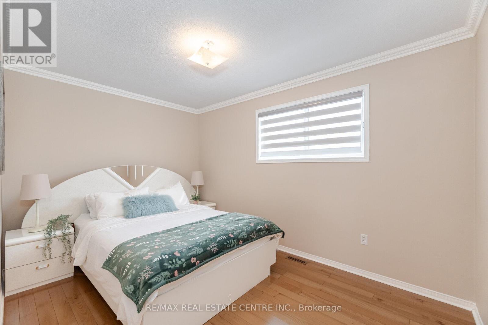 1078 Windsor Hill Boulevard, Mississauga, Ontario  L5V 1P4 - Photo 33 - W12089490