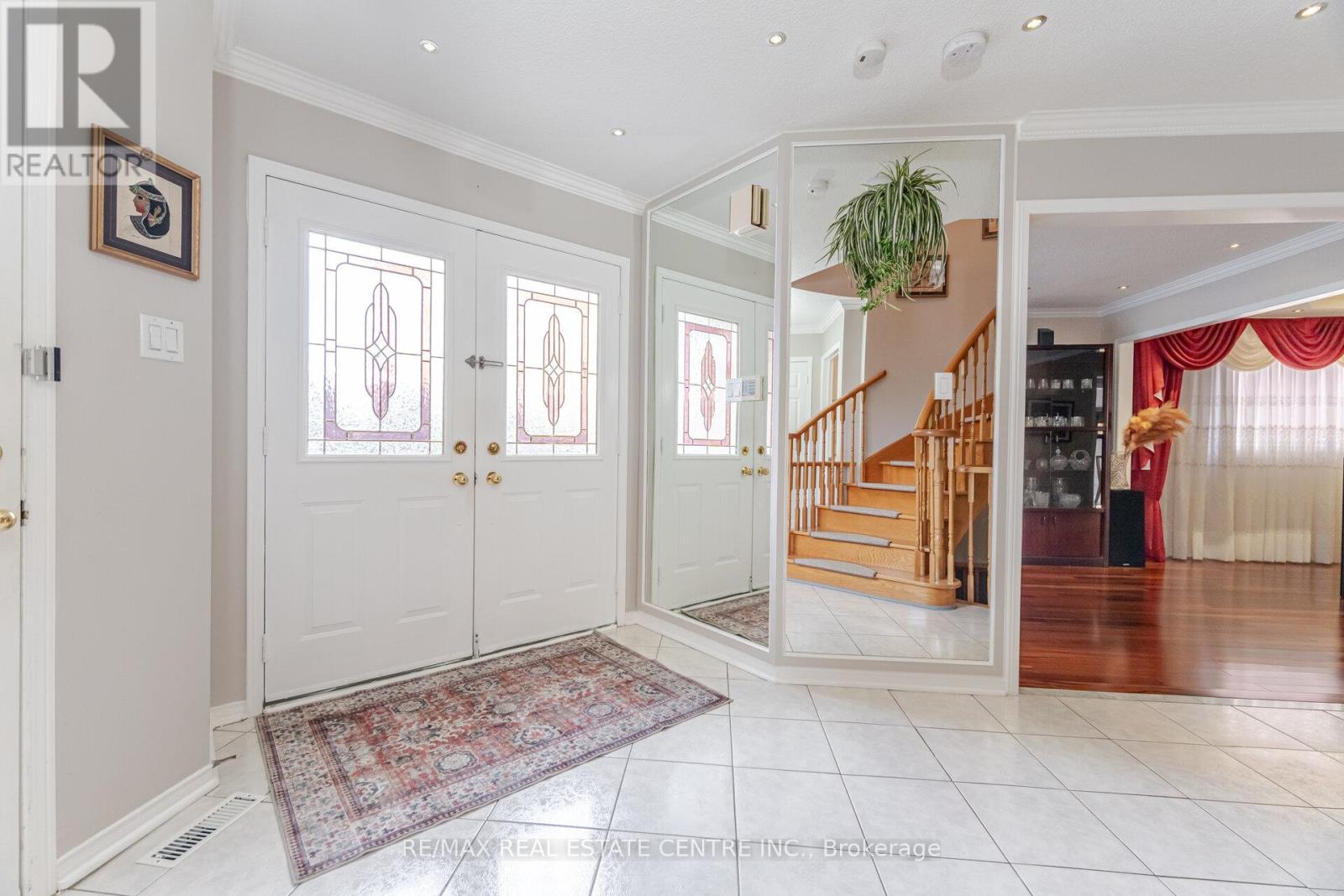 1078 Windsor Hill Boulevard, Mississauga, Ontario  L5V 1P4 - Photo 5 - W12089490