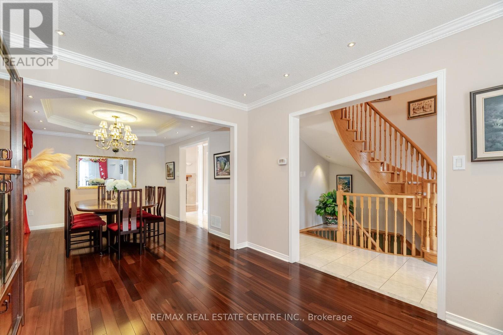 1078 Windsor Hill Boulevard, Mississauga, Ontario  L5V 1P4 - Photo 7 - W12089490