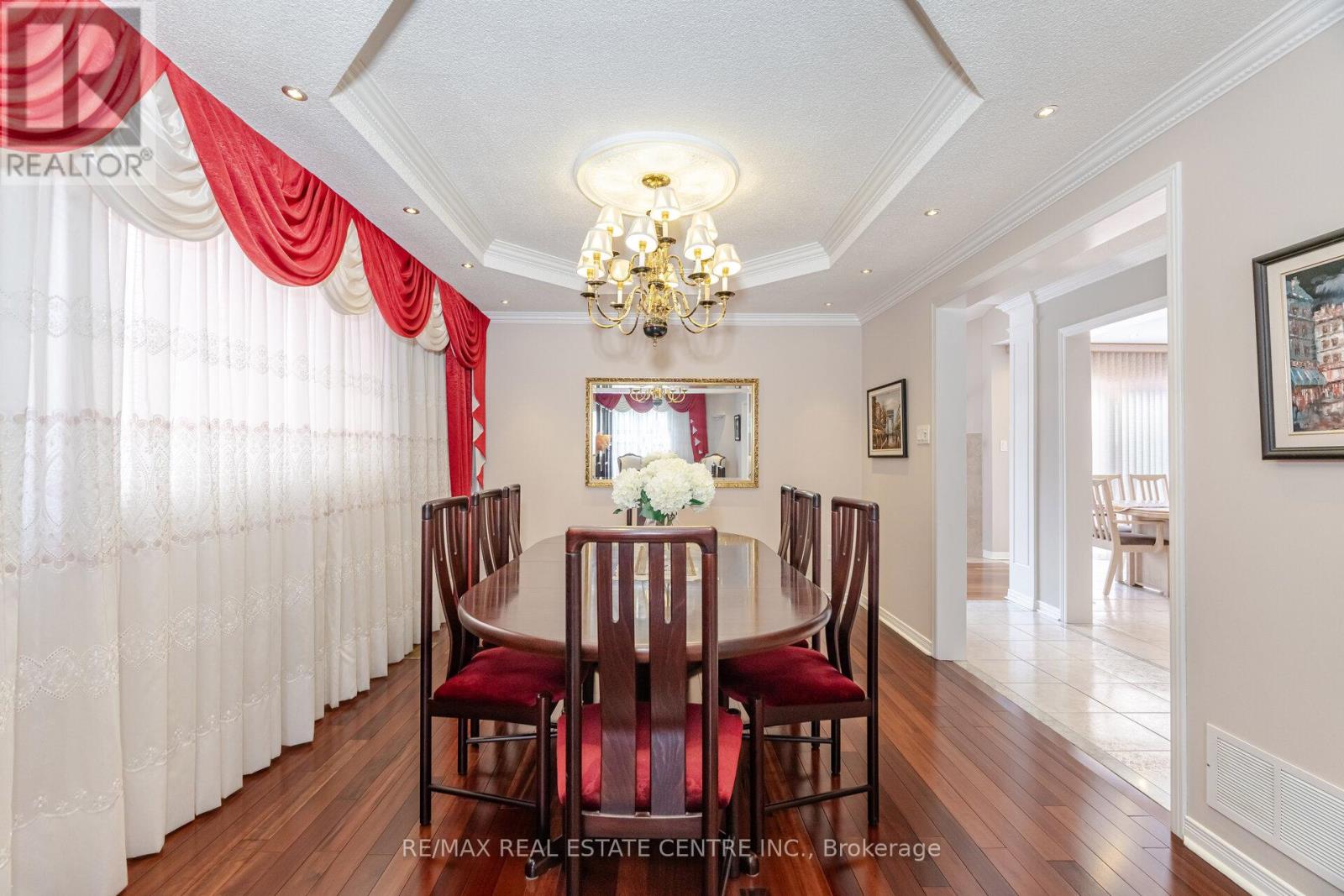 1078 Windsor Hill Boulevard, Mississauga, Ontario  L5V 1P4 - Photo 8 - W12089490