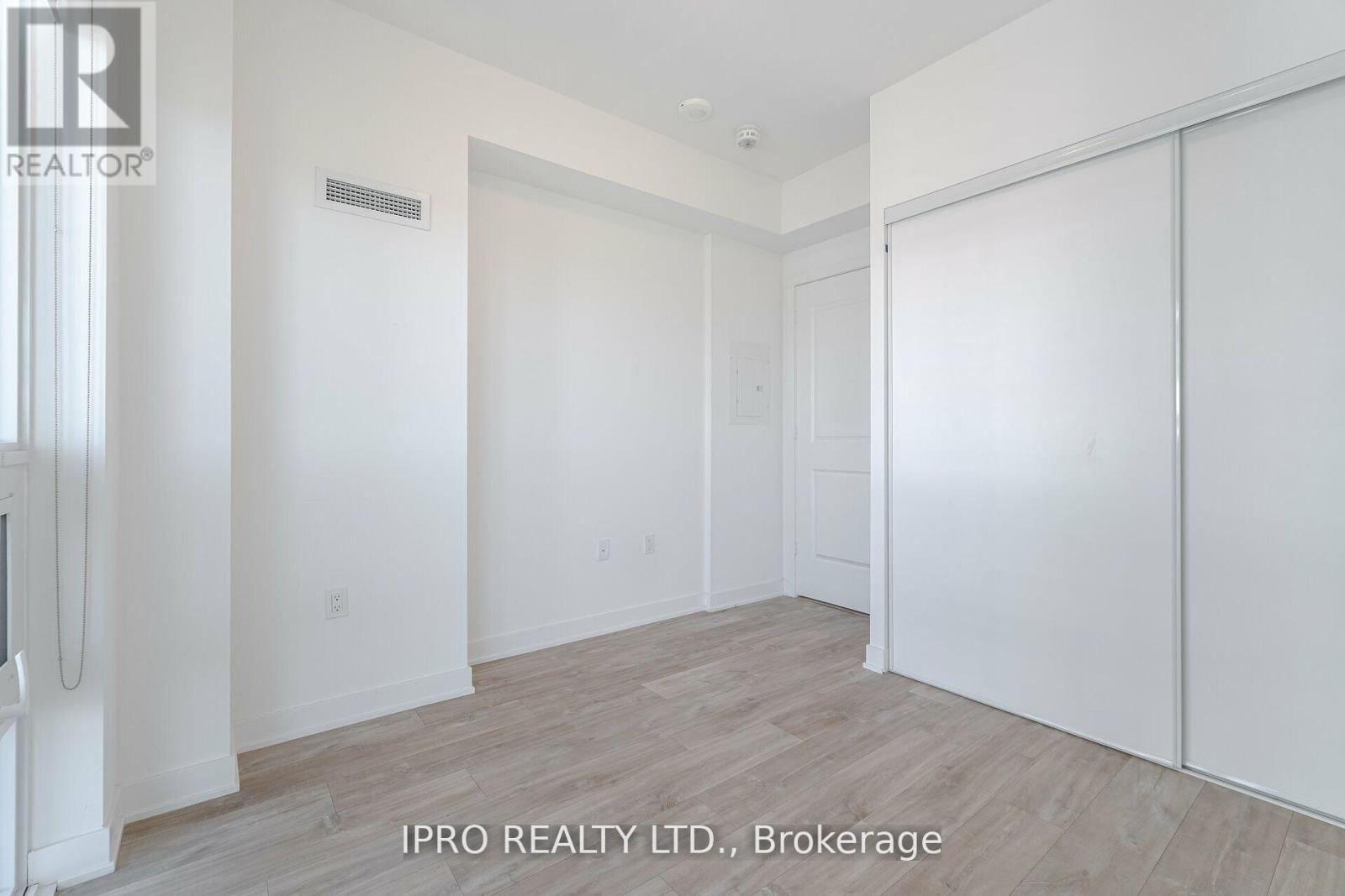 2002 - 4675 Metcalfe Avenue, Mississauga (Central Erin Mills), Ontario  L5M 0Z8 - Photo 21 - W12089553