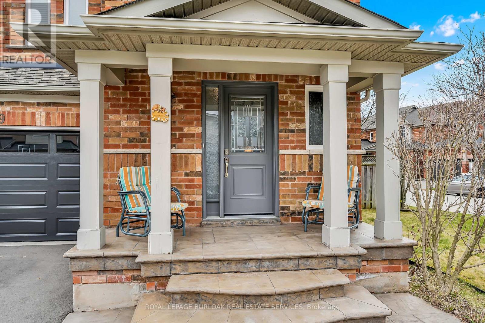 Property at 2109 NEWELL CRESCENT image 4