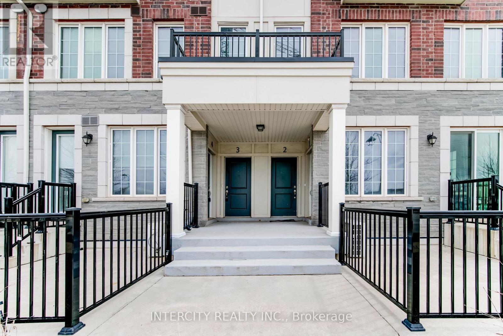 Property at 4 - 2205 LILLYKIN STREET image 3