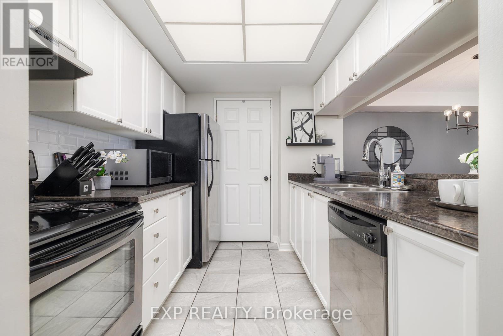 309 - 101 Subway Crescent, Toronto, Ontario  M9B 6K4 - Photo 6 - W12090136