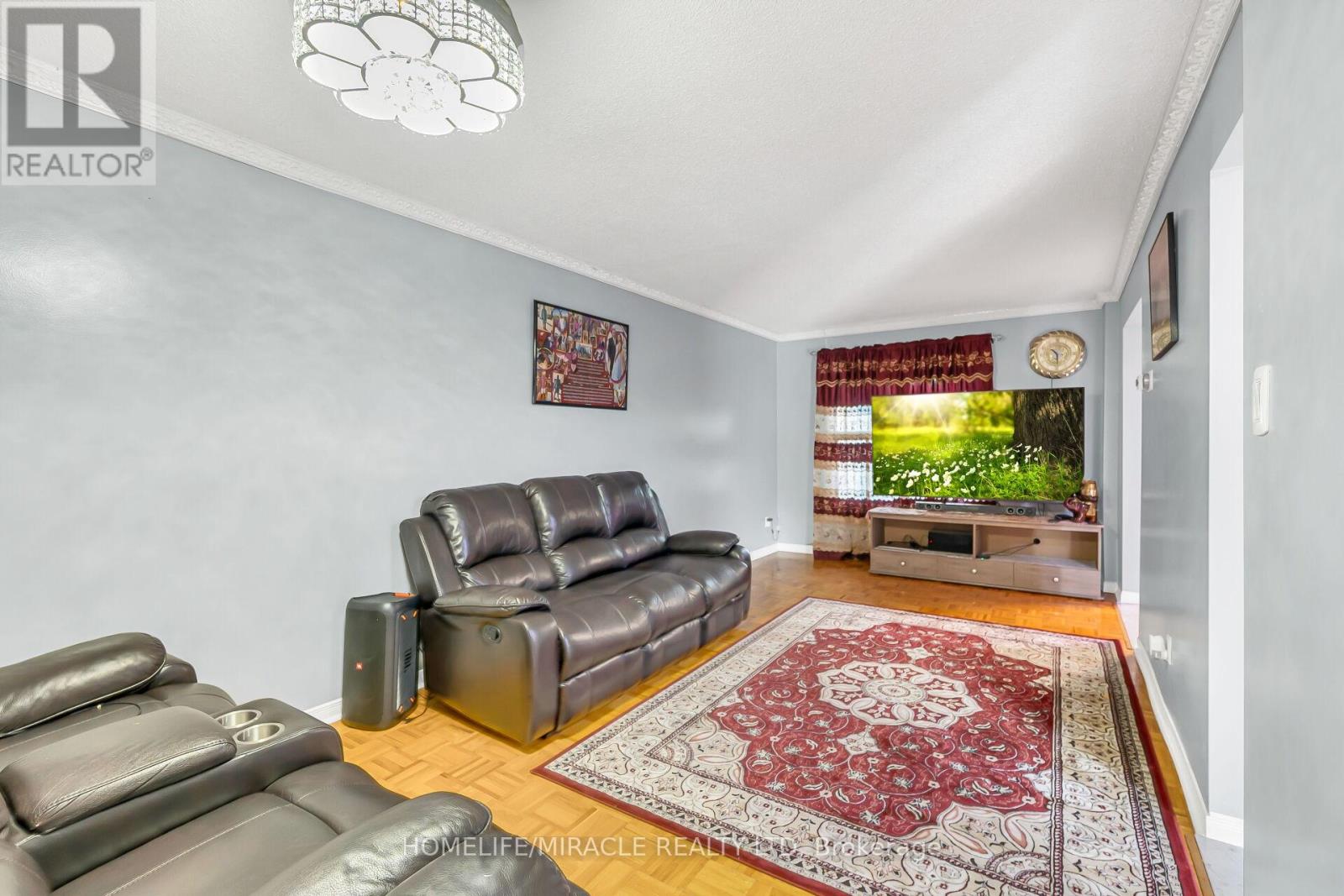 4 Colchester Avenue, Brampton, Ontario  L6Z 3R1 - Photo 17 - W12090261