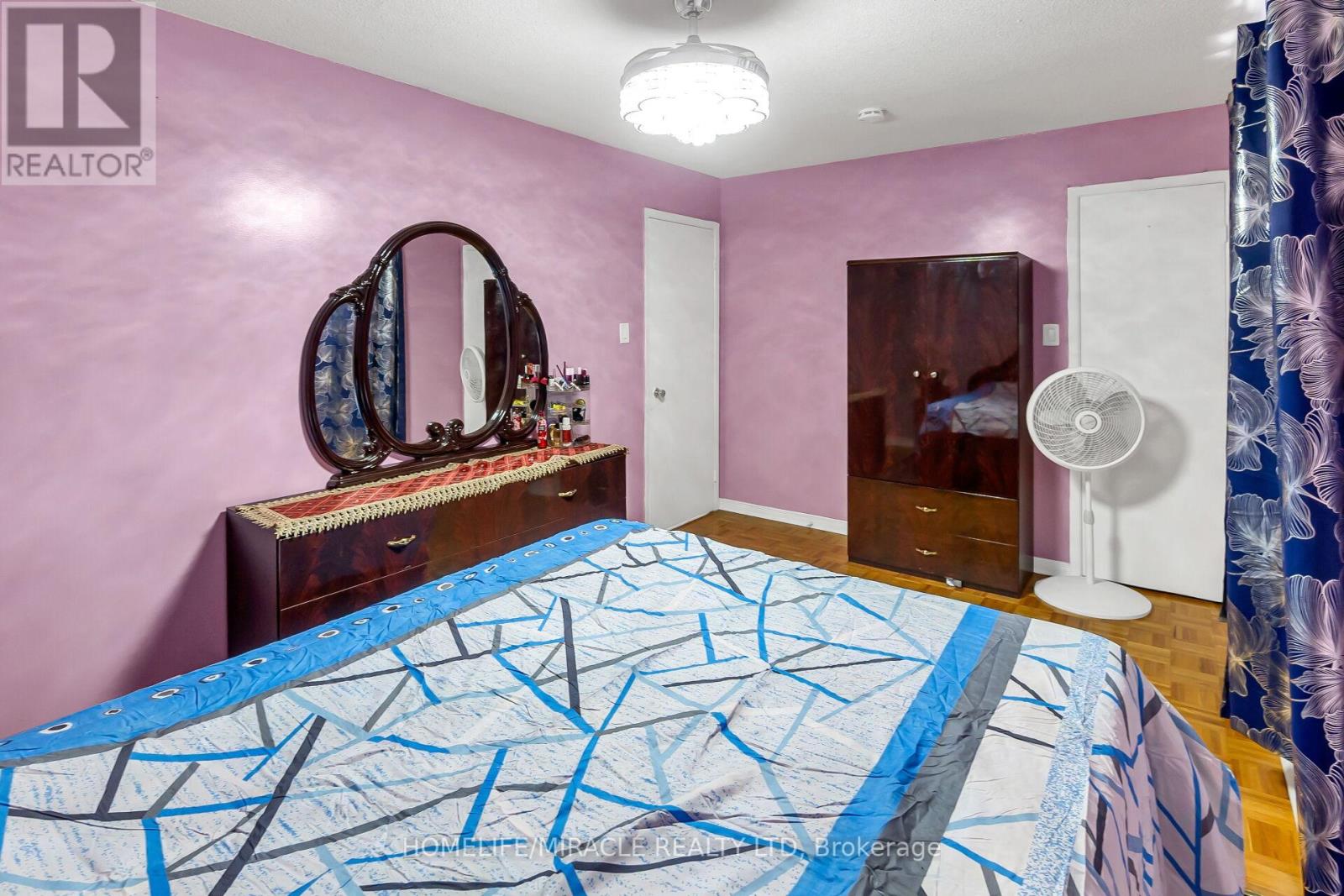 4 Colchester Avenue, Brampton, Ontario  L6Z 3R1 - Photo 25 - W12090261
