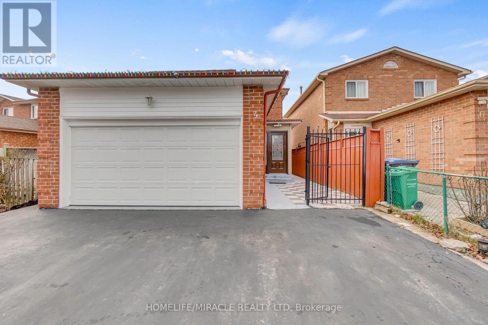 4 Colchester Avenue, Brampton, Ontario  L6Z 3R1 - Photo 9 - W12090261