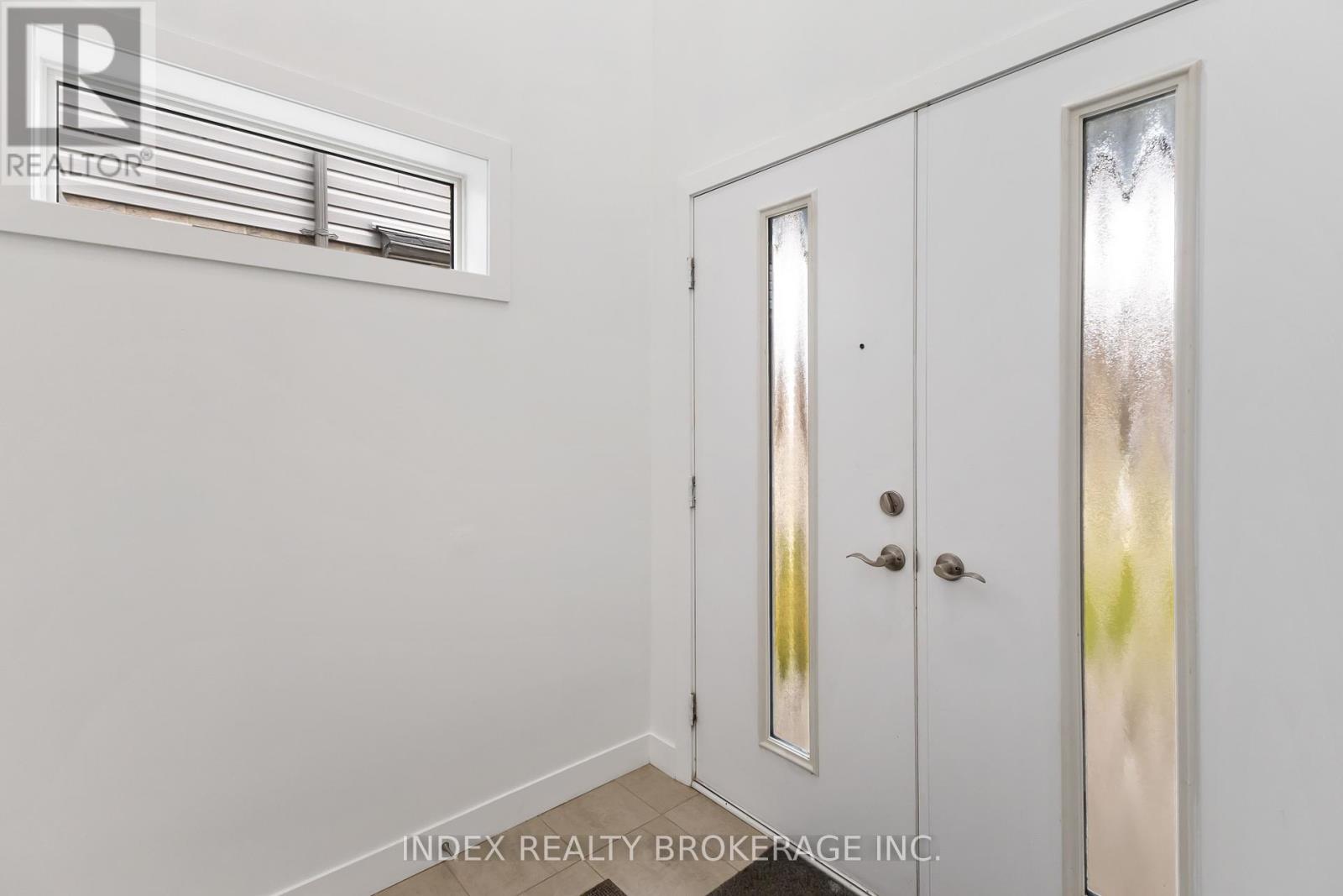 Property at 750 FREEPORT STREET image 3