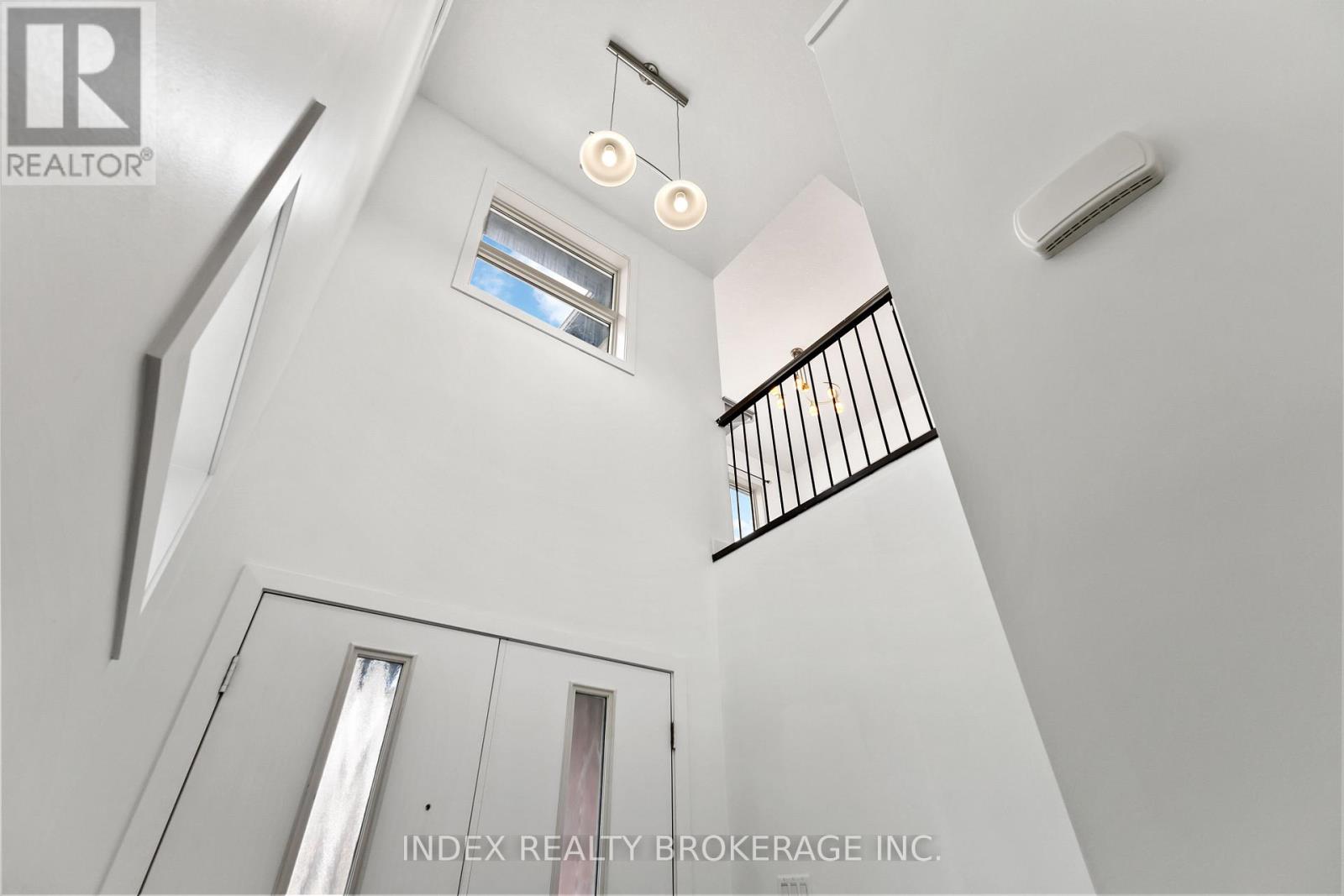 Property at 750 FREEPORT STREET image 4