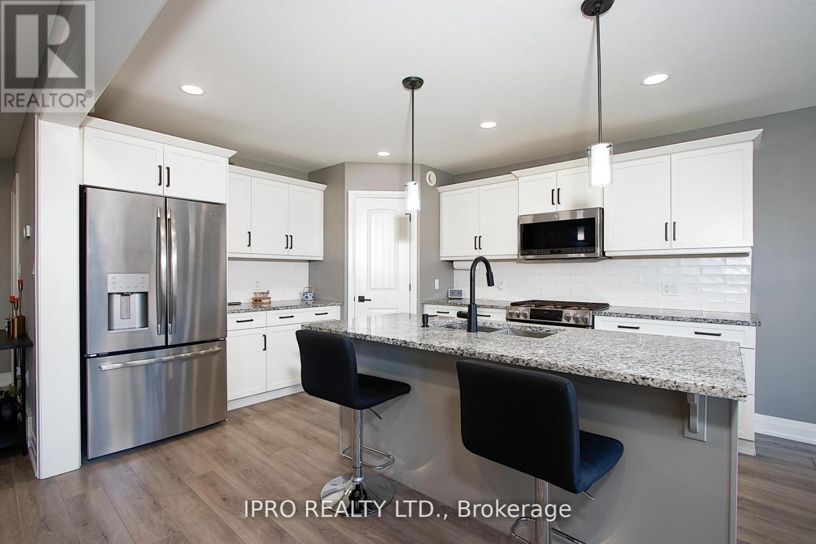 26 Nicholson Street, Lucan Biddulph, Ontario  N0M 2J0 - Photo 12 - X12089661