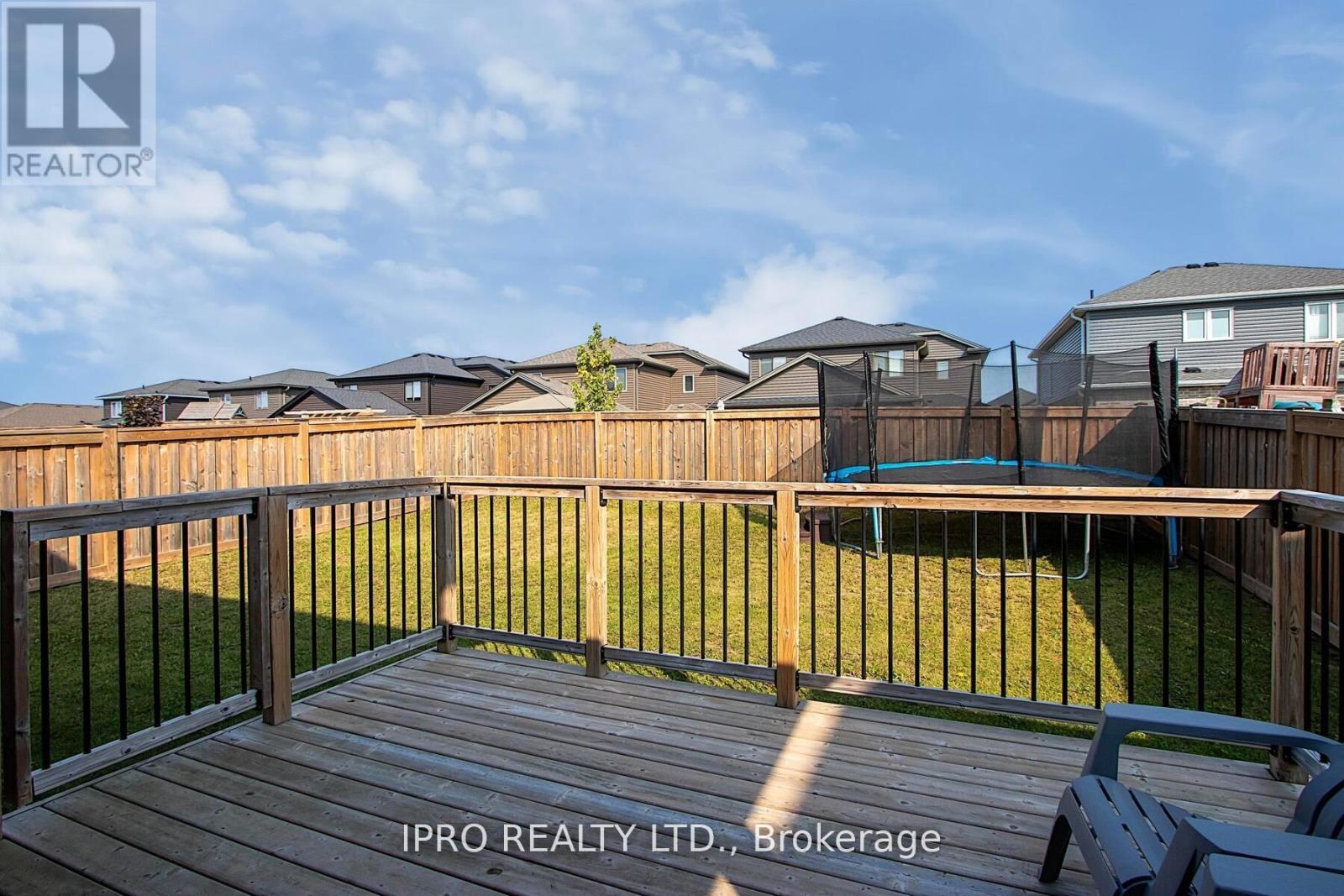 26 Nicholson Street, Lucan Biddulph, Ontario  N0M 2J0 - Photo 38 - X12089661