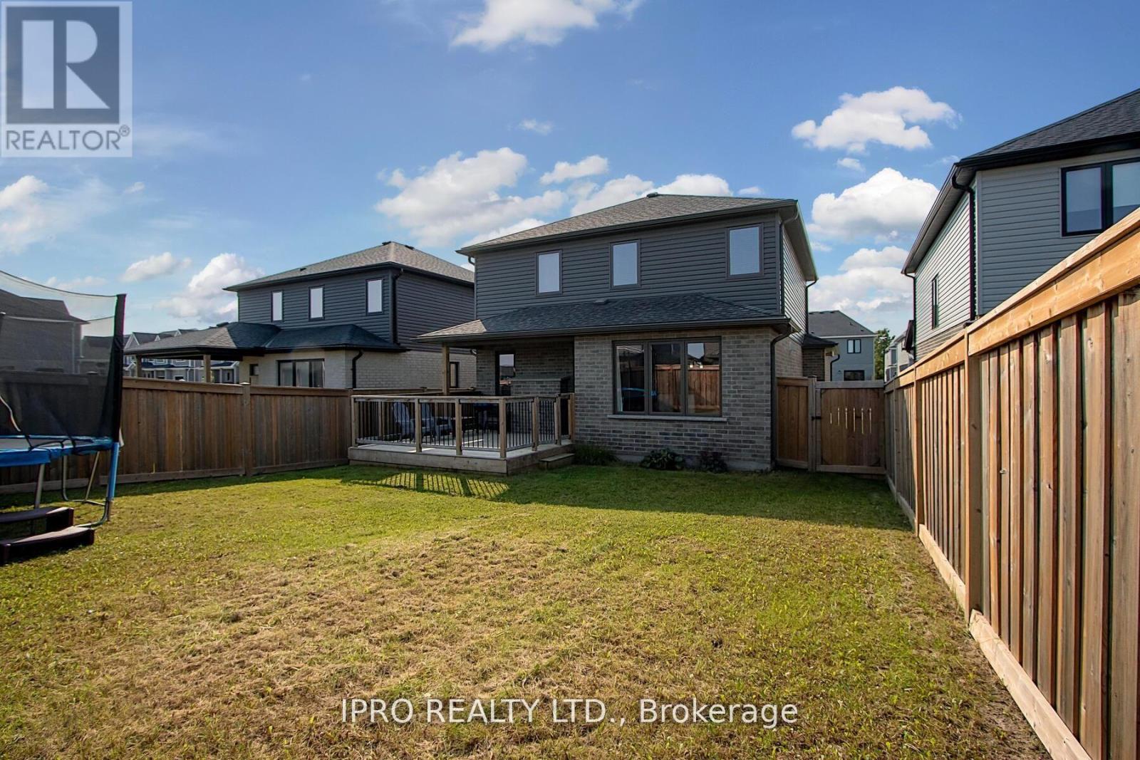 26 Nicholson Street, Lucan Biddulph, Ontario  N0M 2J0 - Photo 39 - X12089661