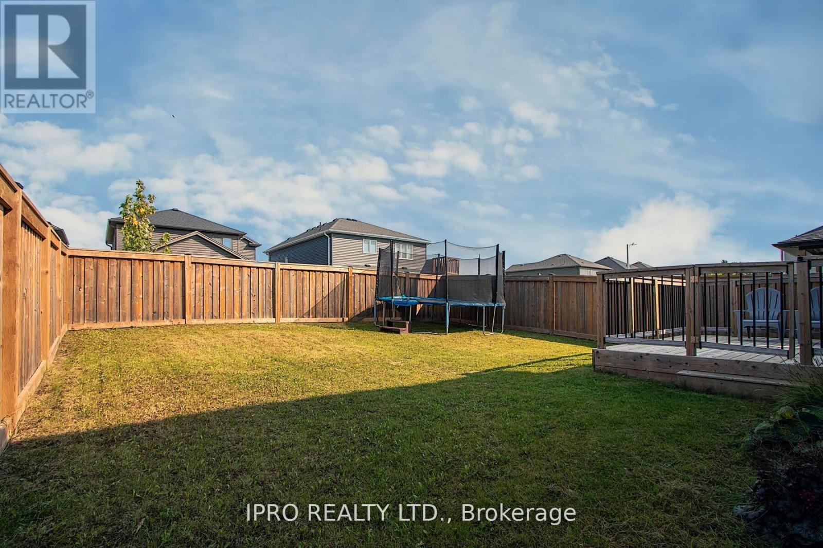 26 Nicholson Street, Lucan Biddulph, Ontario  N0M 2J0 - Photo 40 - X12089661