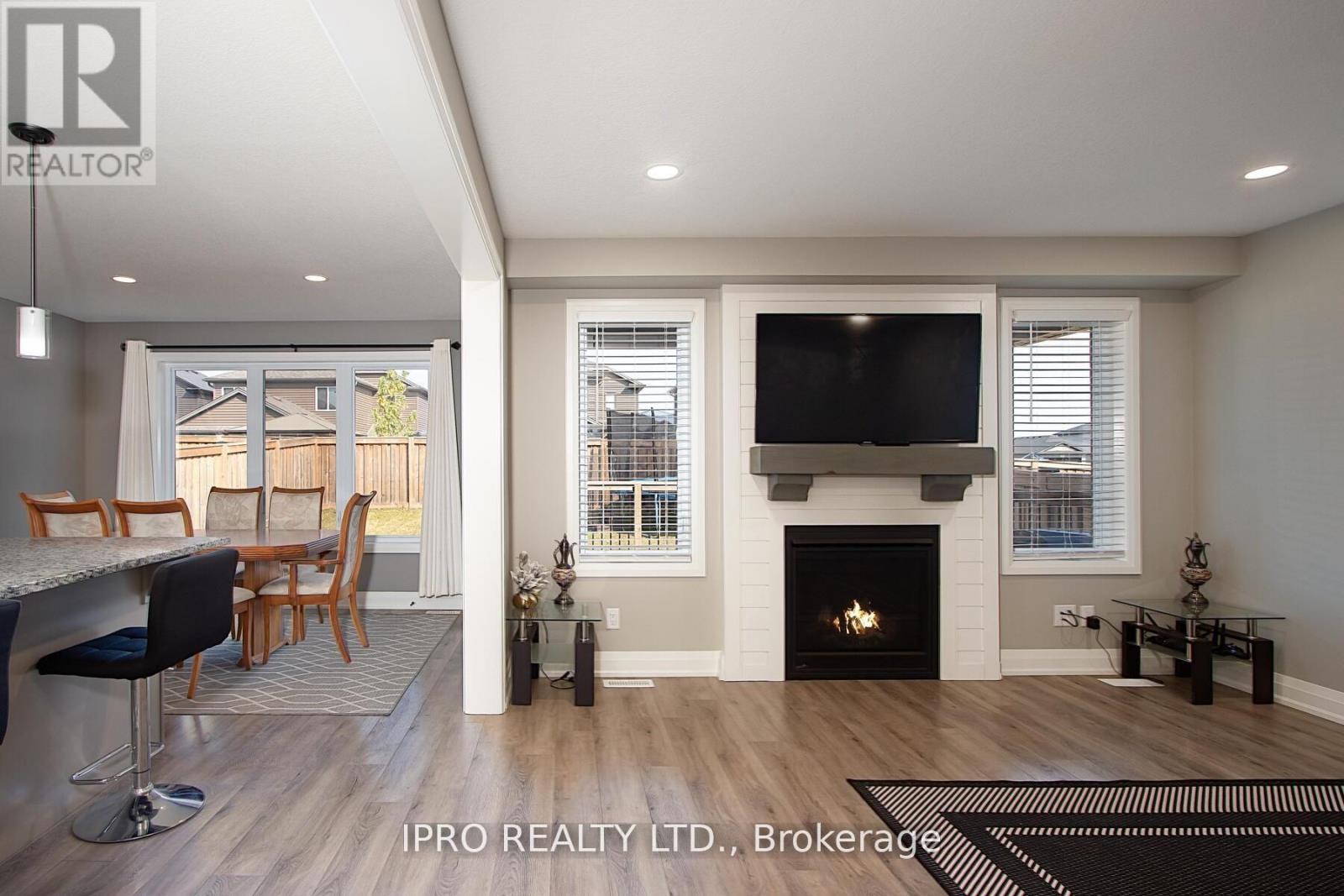 26 Nicholson Street, Lucan Biddulph, Ontario  N0M 2J0 - Photo 6 - X12089661