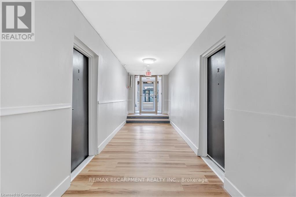 Property at 709 MAIN STREET E image 5