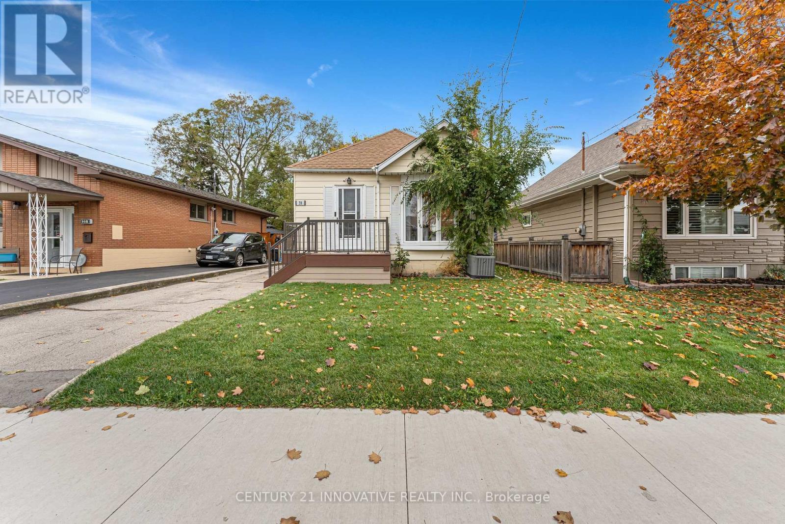 39 Delena Avenue N, Hamilton, Ontario  L8H 6B5 - Photo 1 - X12089865