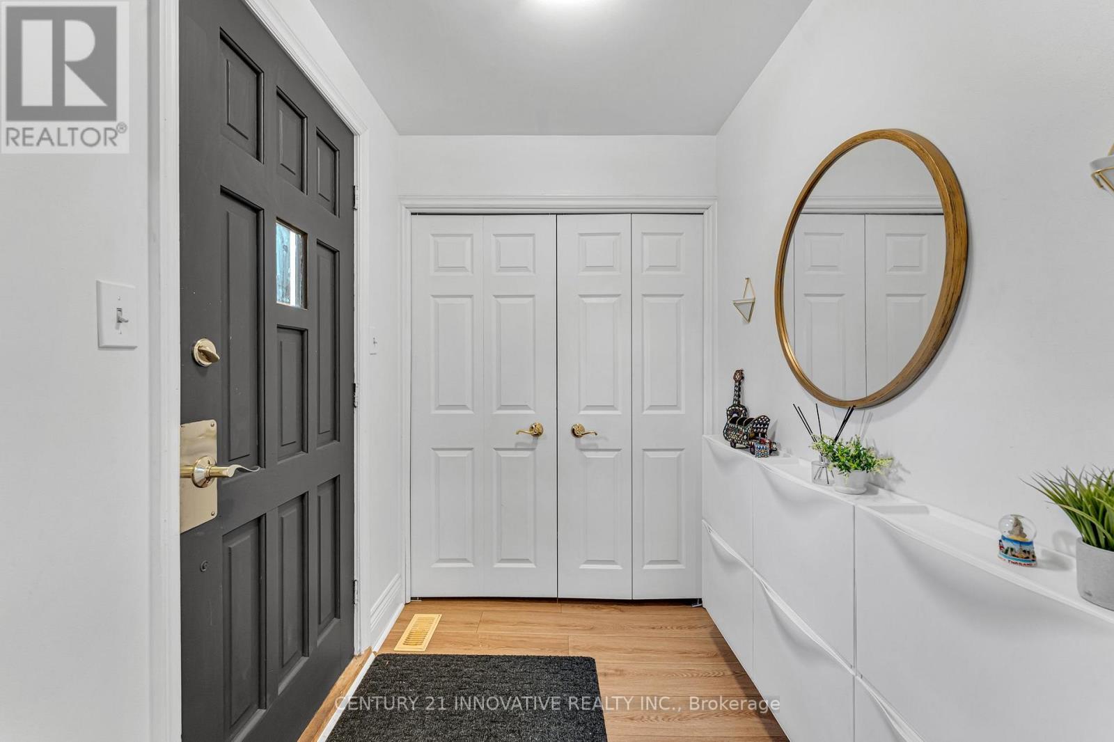 39 Delena Avenue N, Hamilton, Ontario  L8H 6B5 - Photo 2 - X12089865