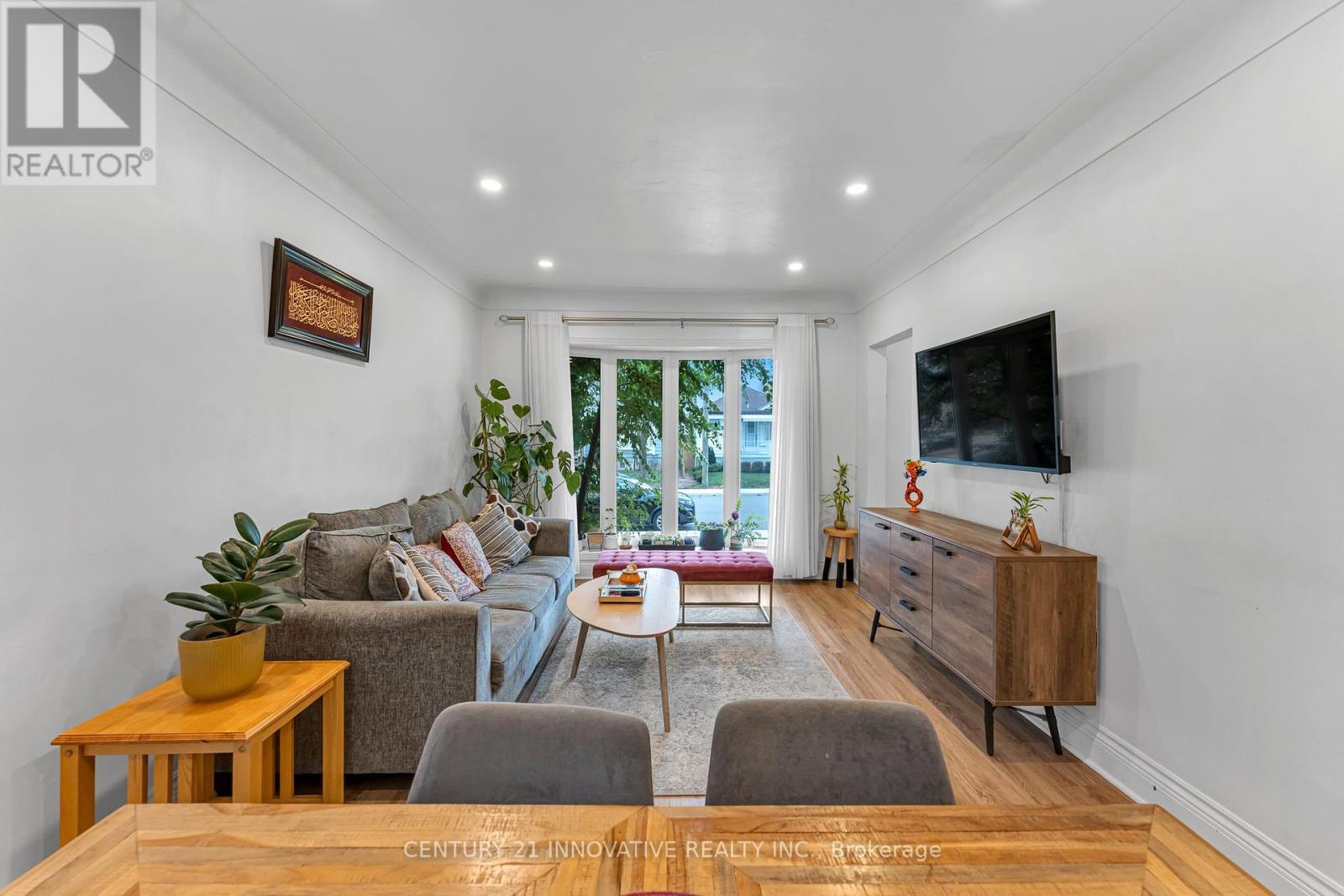39 Delena Avenue N, Hamilton, Ontario  L8H 6B5 - Photo 7 - X12089865