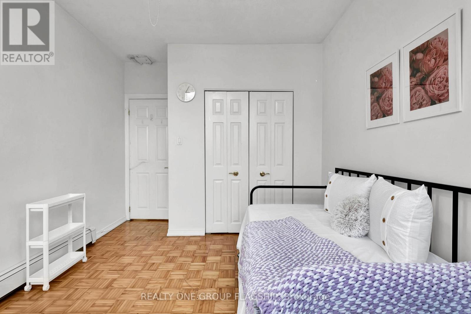 702 - 293 Mohawk Road E, Hamilton, Ontario  L9A 2J1 - Photo 12 - X12090271