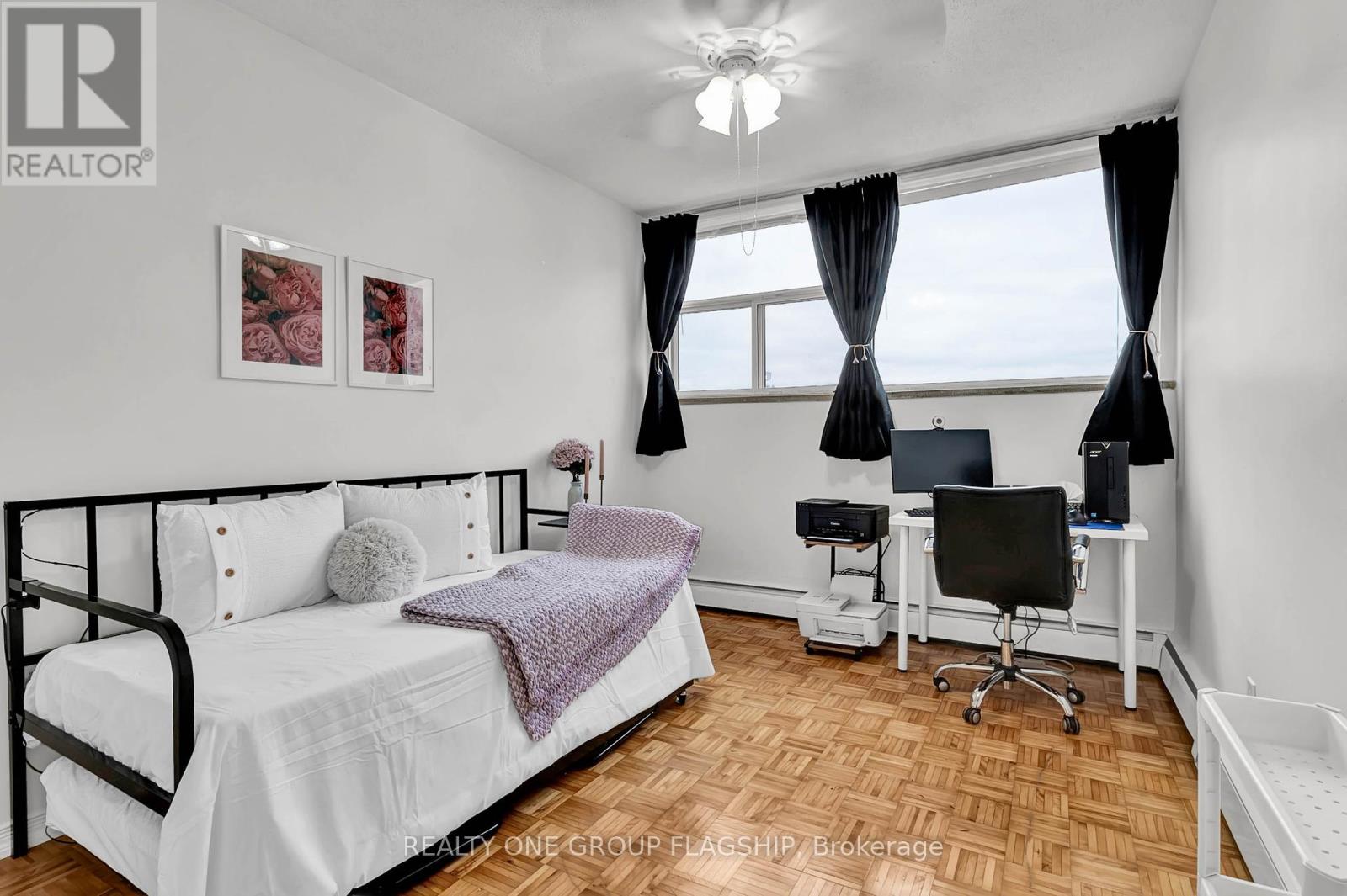 702 - 293 Mohawk Road E, Hamilton, Ontario  L9A 2J1 - Photo 13 - X12090271