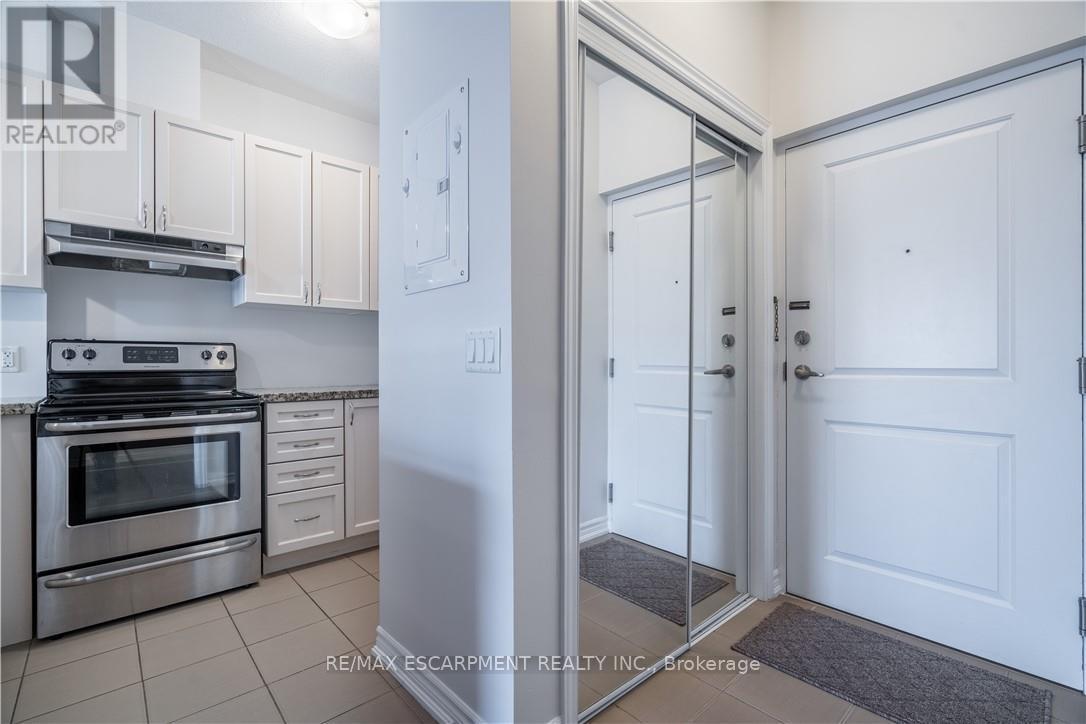 Property at 204 - 95 WILSON STREET W image 3