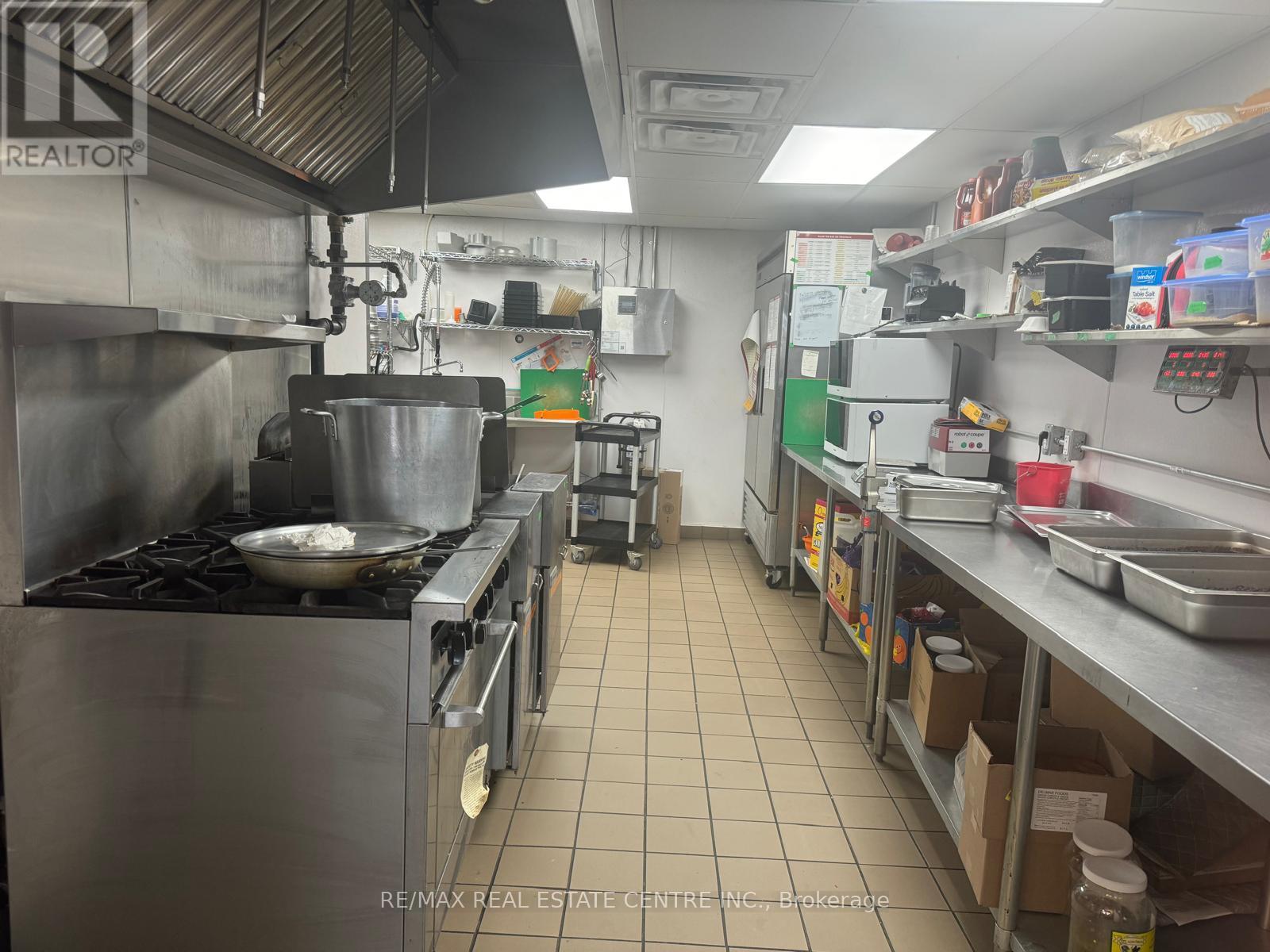 1200 London Road, Sarnia, Ontario  N7S 1P4 - Photo 6 - X12090453