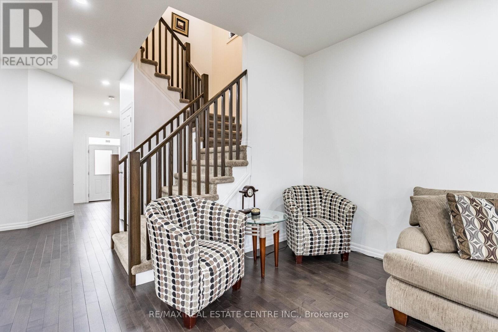 412 Freure Drive, Cambridge, Ontario  N1S 0B4 - Photo 8 - X12090630