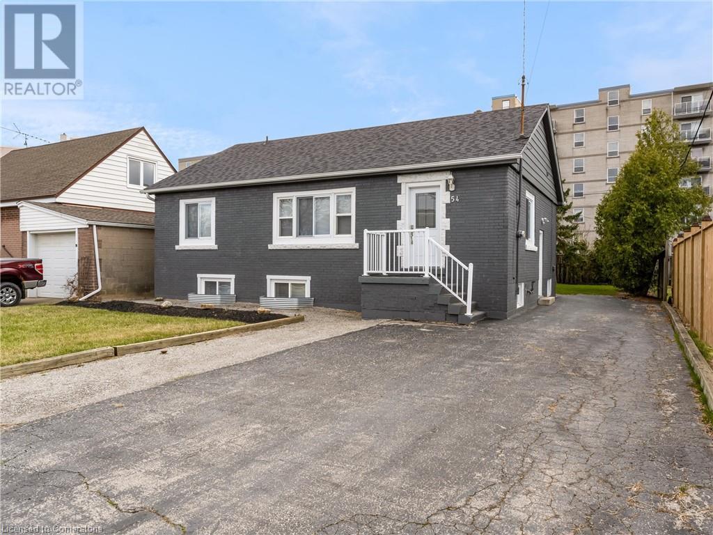 54 DUNCOMBE Drive, Hamilton, Ontario