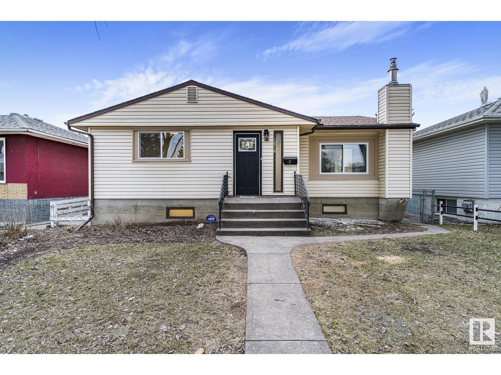 Property at 12319 96 ST NW image 1