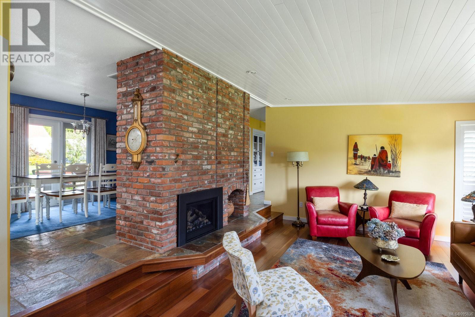 Property at 10807 Madrona Dr image 4