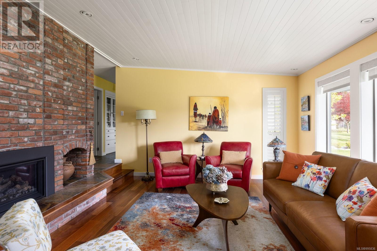 Property at 10807 Madrona Dr image 3