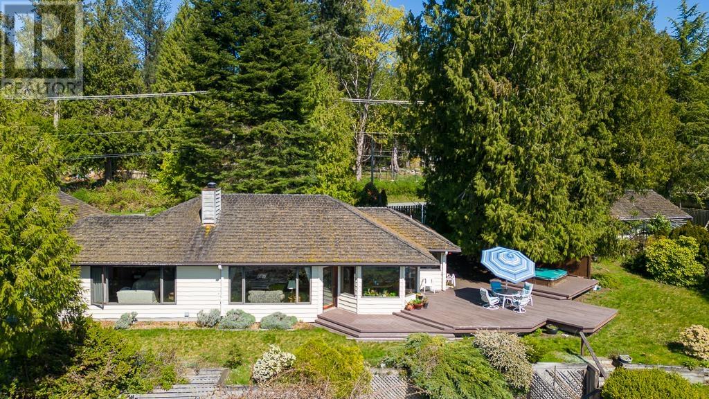 Property at 8161 REDROOFFS ROAD image 4
