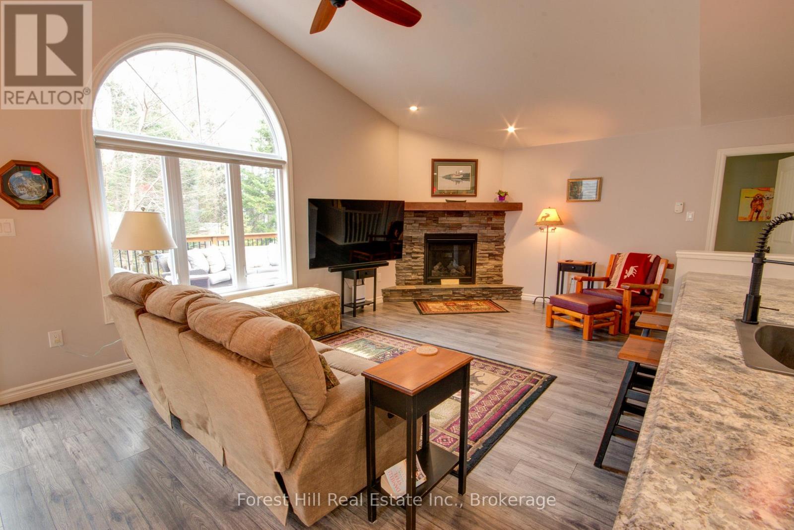 144 Pineridge Gate, Gravenhurst, Ontario  P1P 1Z1 - Photo 10 - X12071138