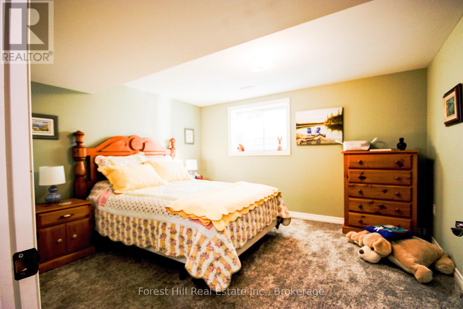 144 Pineridge Gate, Gravenhurst, Ontario  P1P 1Z1 - Photo 22 - X12071138