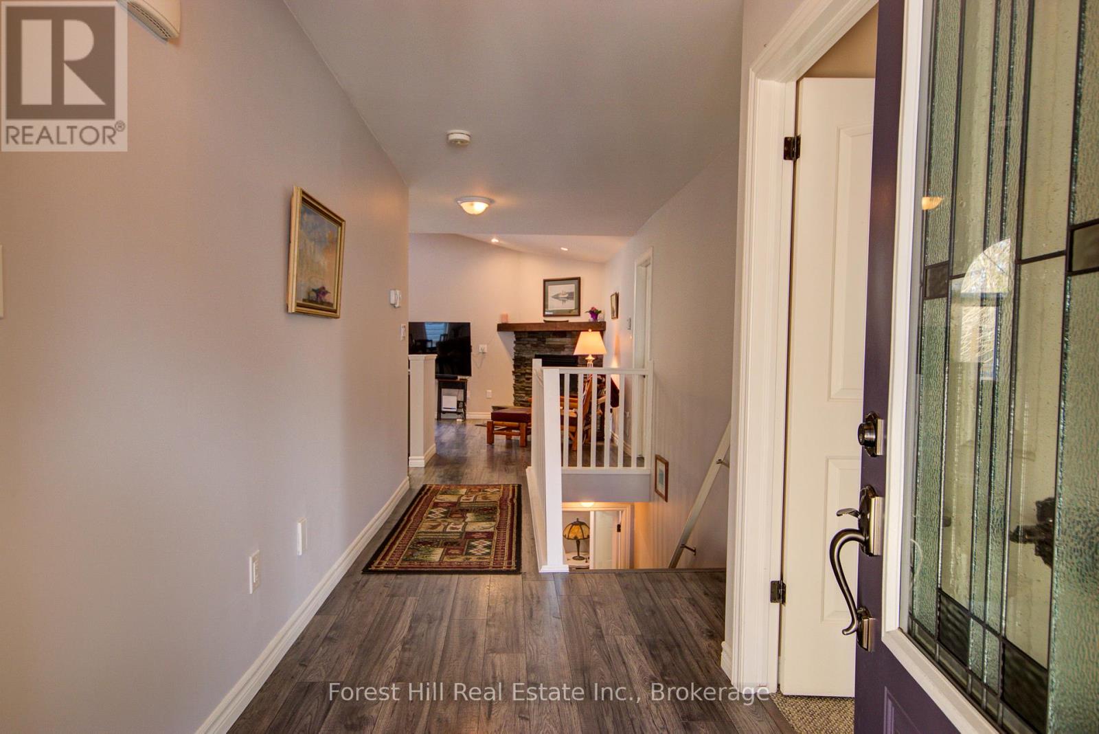 144 Pineridge Gate, Gravenhurst, Ontario  P1P 1Z1 - Photo 4 - X12071138