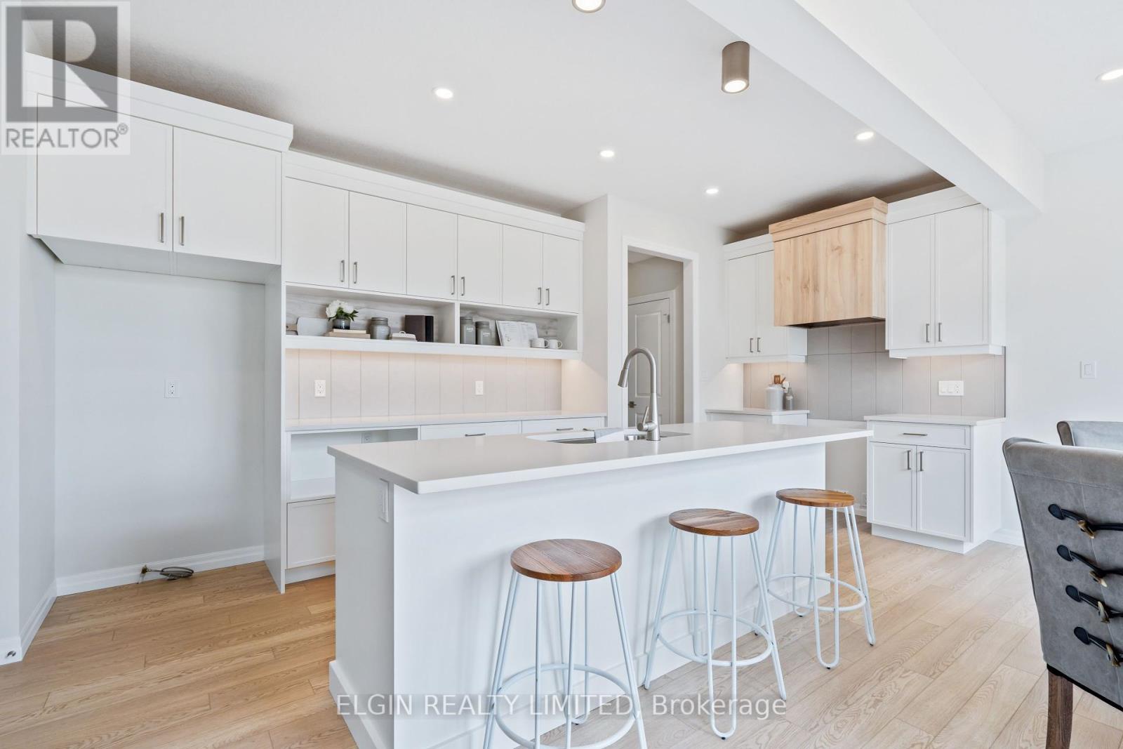 37 Hemlock Crescent, Aylmer, Ontario  N5H 0C1 - Photo 12 - X12069867