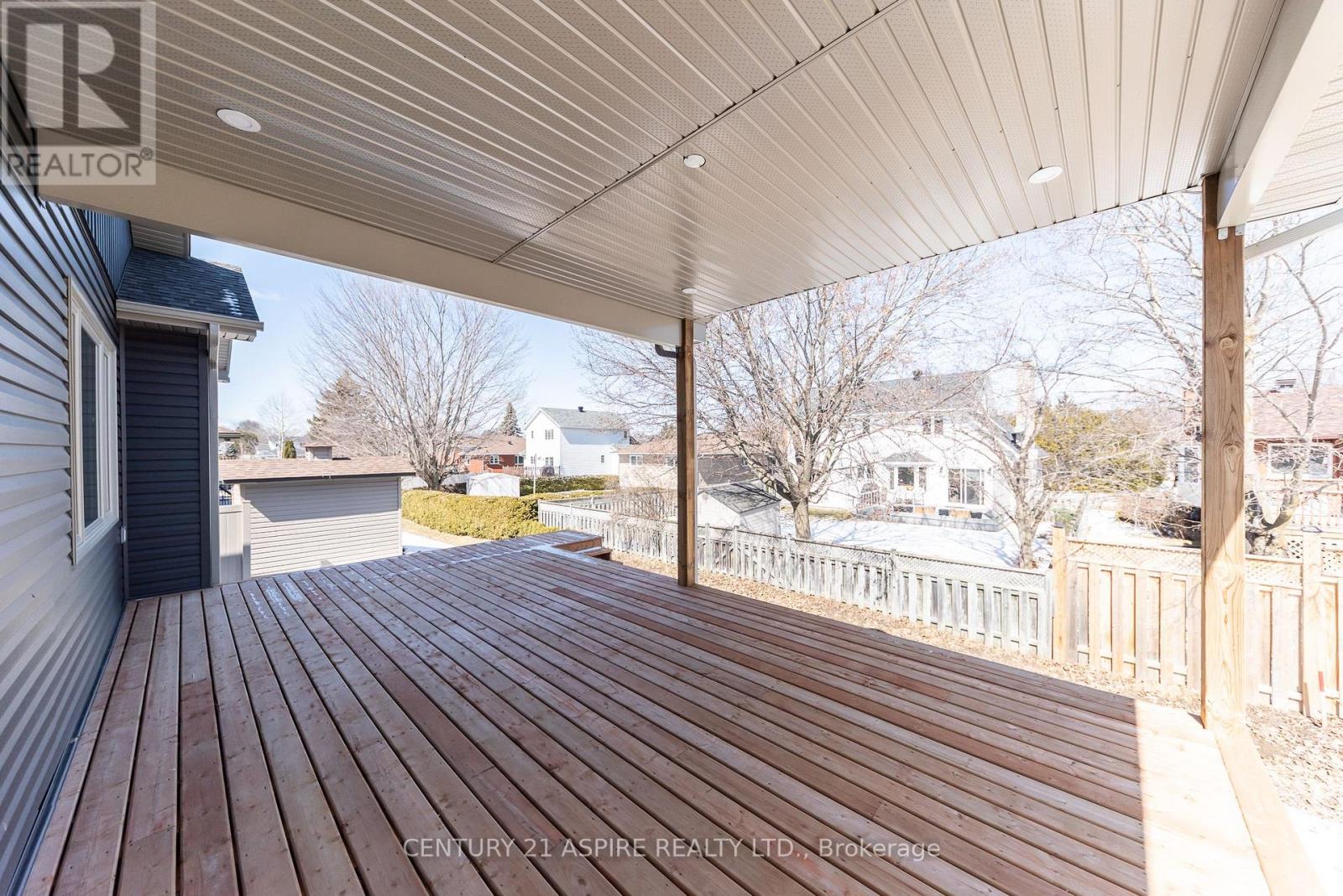 389 Patricia Avenue, Pembroke, Ontario  K8A 7Y2 - Photo 6 - X12090700