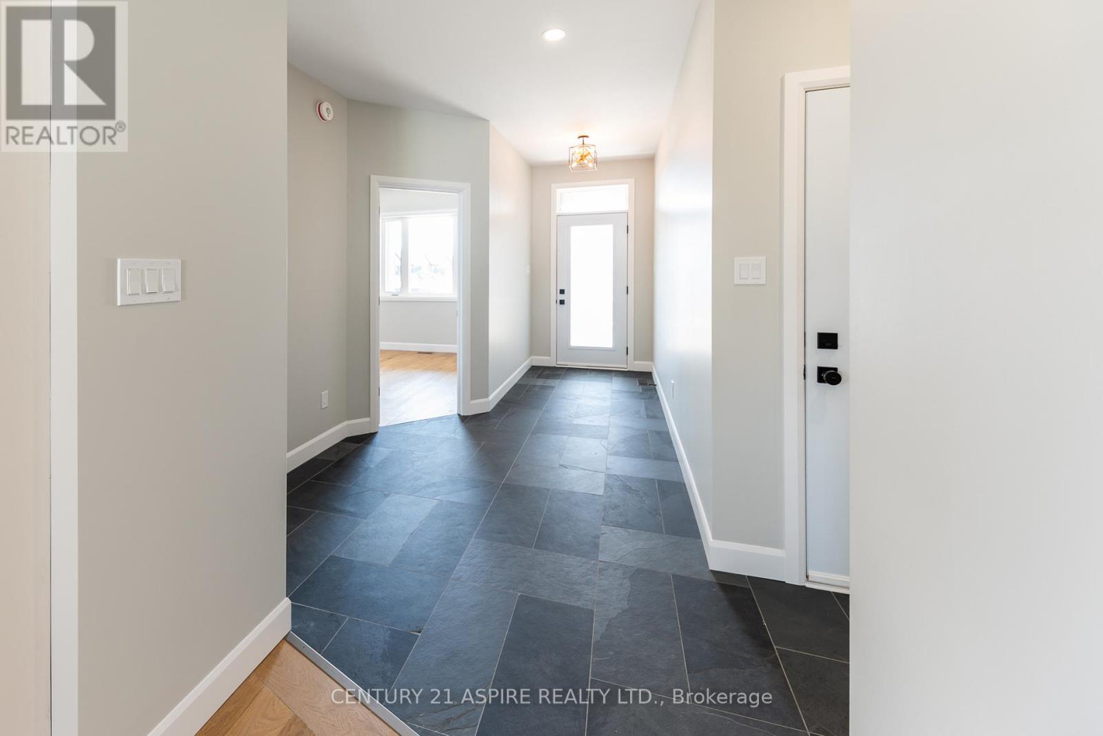 389 Patricia Avenue, Pembroke, Ontario  K8A 7Y2 - Photo 7 - X12090700