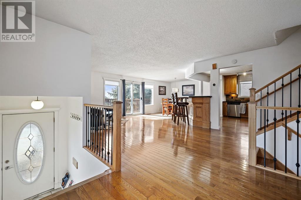 Property at 8 Hawkhill Way NW image 4