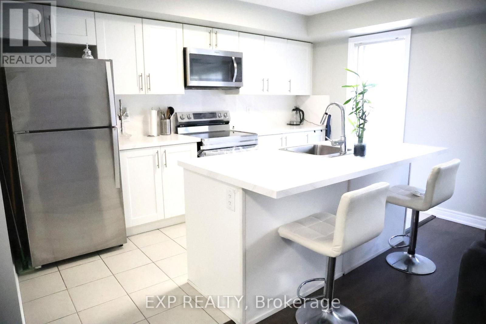 Property at 132 - 2 DUNSHEATH WAY image 3