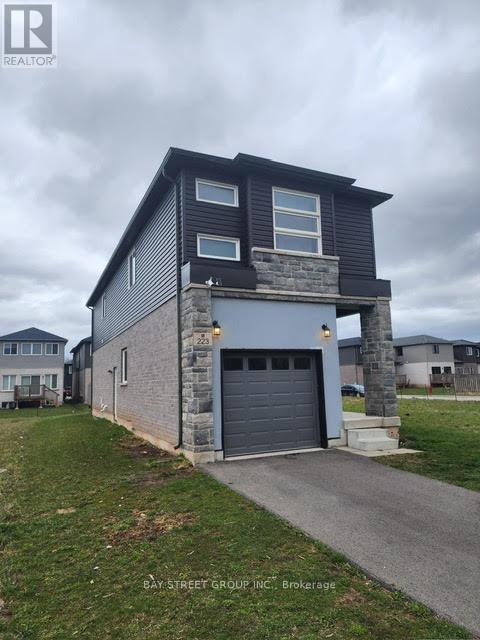 Property at 223 IVA STREET image 3