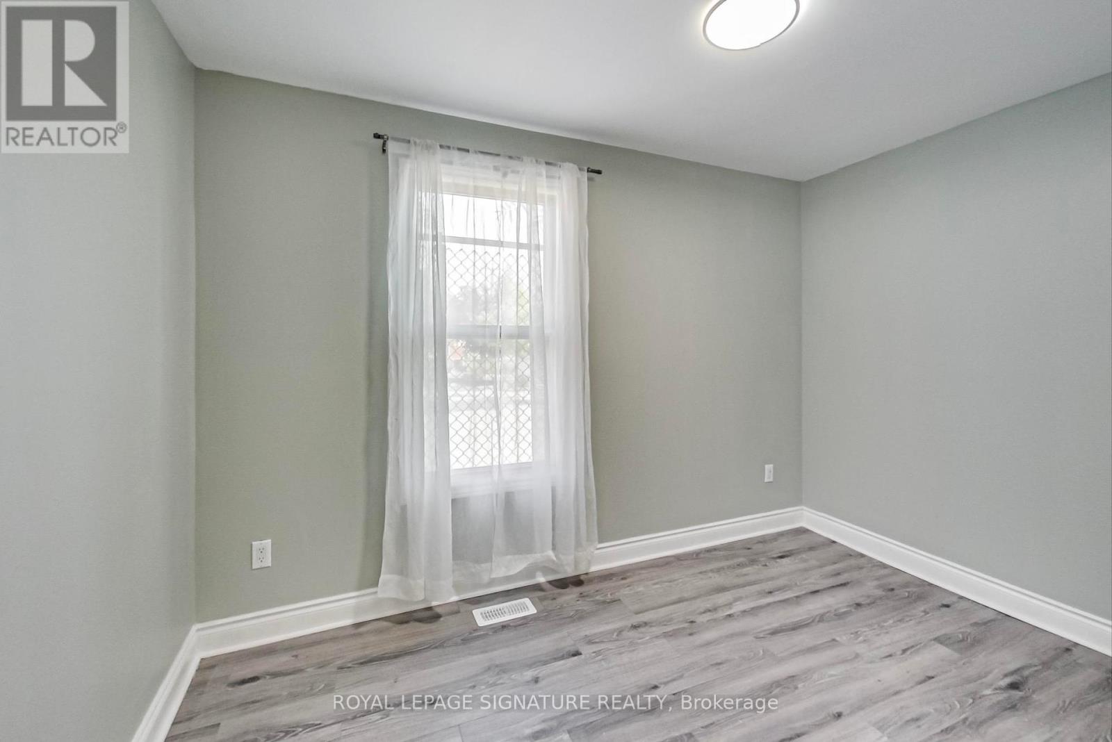 1383 Cannon Street E, Hamilton, Ontario  L8H 1W2 - Photo 10 - X12090703