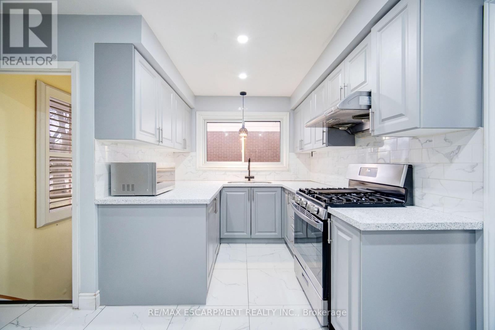 51 Rouse Avenue, Cambridge, Ontario  N1R 4M6 - Photo 12 - X12090706