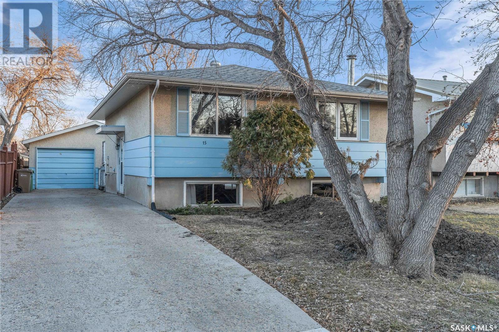 Property at 15 Turner CRESCENT image 1
