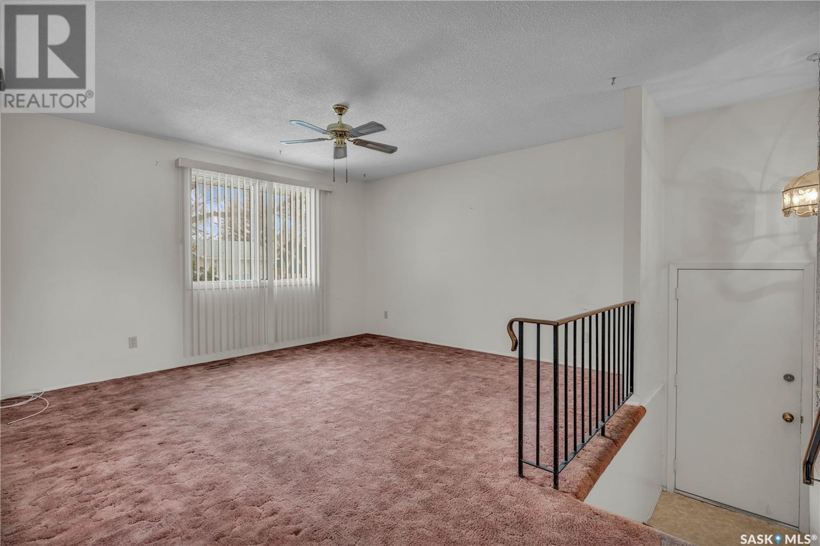 Property at 15 Turner CRESCENT image 4