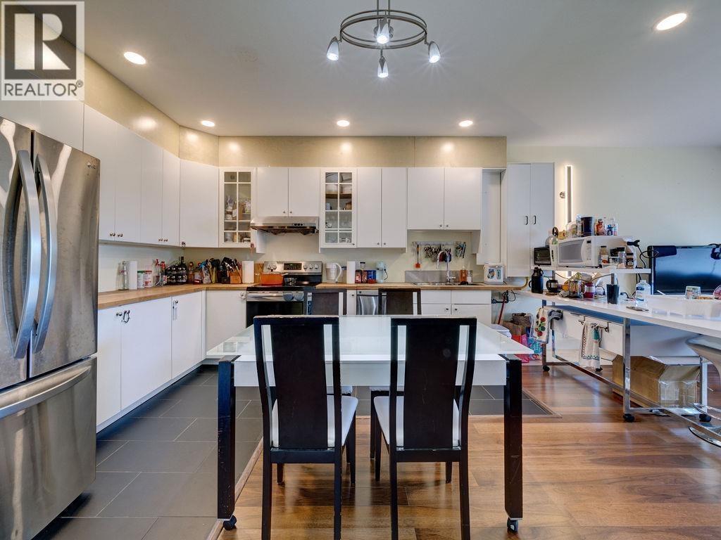 Property at 6 5778 MARINE WAY image 2